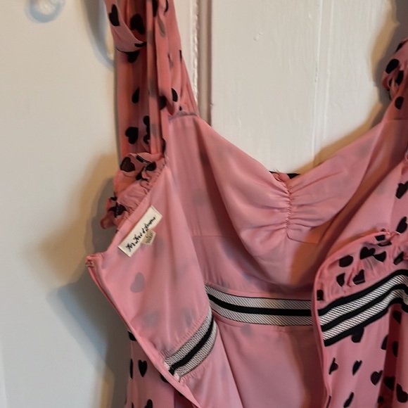 Fun and super flattering love and lemons dress in size large - Picture 3 of 4